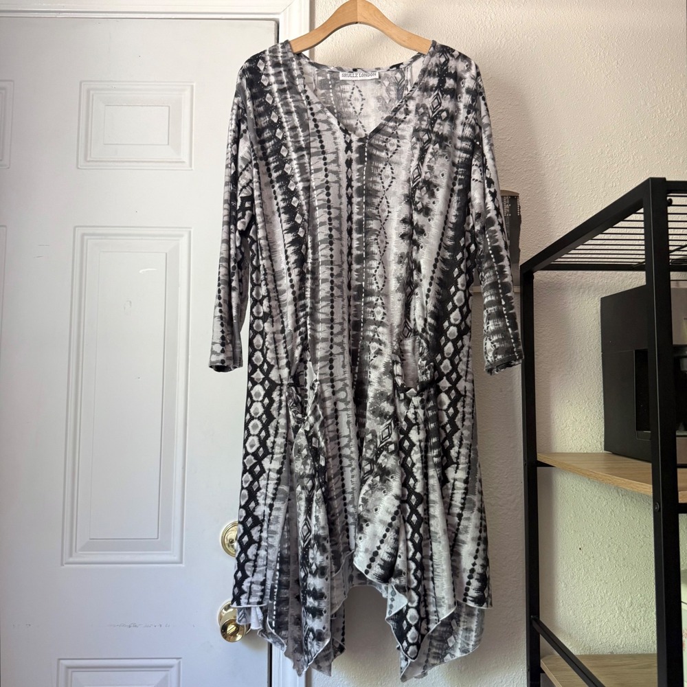 SKULLZ LONDON black white grey printed lagenlook hankerchief long sleeve tunic